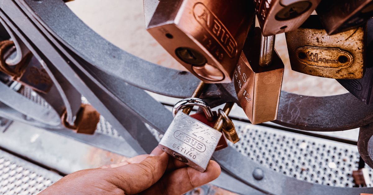 locksmith service technician — Beacon Locksmith